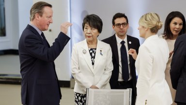 По думите му се обмислят различни варианти и дискусиите продължават Домбровскис