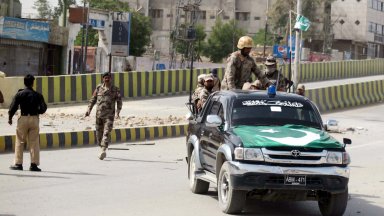 Ислямистки бойци стремящи се да свалят правителството и да въведат