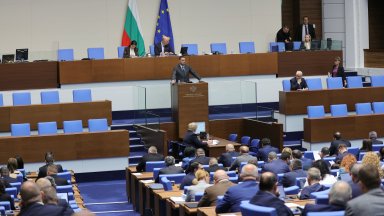 30% увеличение на заплатите на военните одобри единодушно парламента