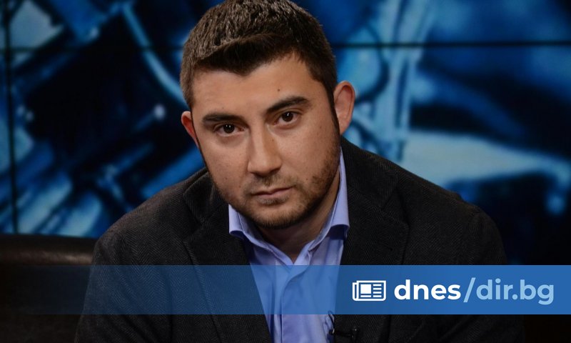 Според Контрера, горещите скандали в Митници и на върха на