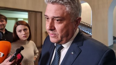 Той беше категоричен че е дипломат а не политик и не