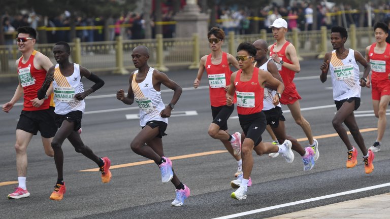 Отнеха скандалната победа на китайски маратонец, дисквалифицираха още трима