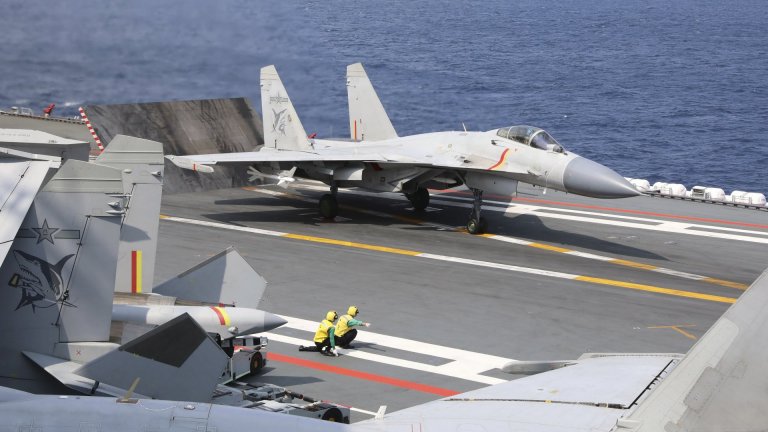 Тайпе засече 22 китайски военни самолета в Тайванския проток