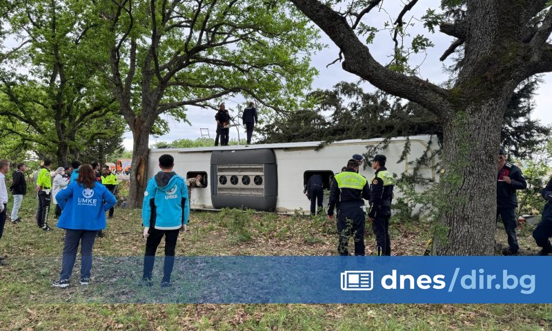 Единият от българските граждани, който е прегледан, е с леки