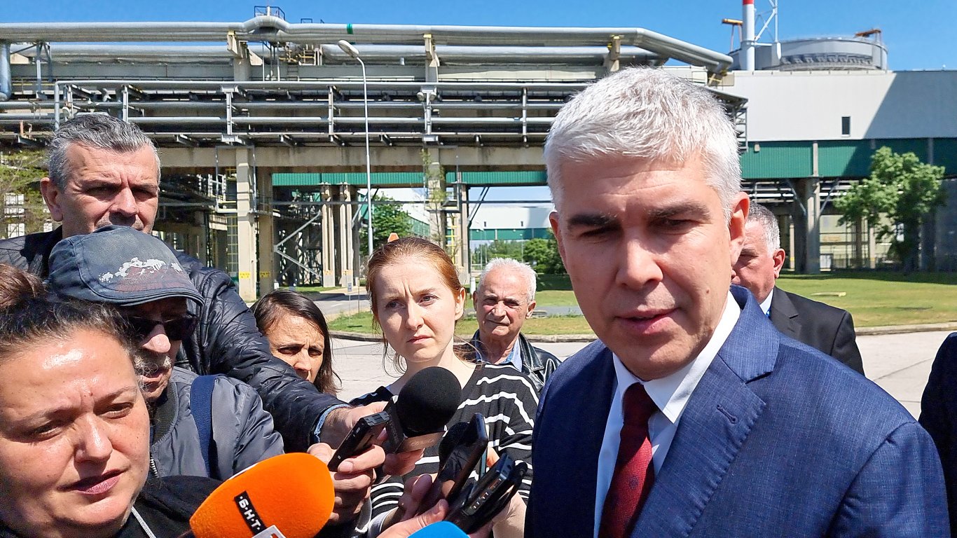 Енергийният министър отрече за теч на радиоактивна вода от АЕЦ "Козлодуй"