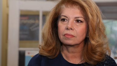 Според Йотова когато премиерът е и външен министър това значи че