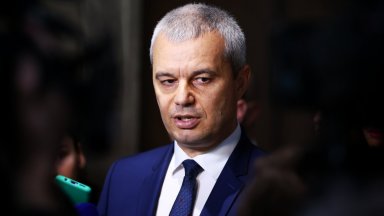 В пост в официалния си профил във Фейсбук Костадинов атакува