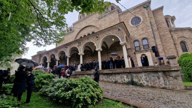 Паметта на патриарха уважиха служебният премиер Димитър Главчев и председателят
