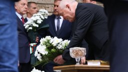 Света литургия и панихида за 40 дни от смъртта на патриарх Неофит (снимки)