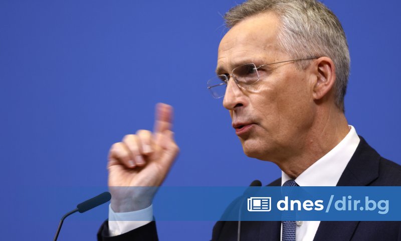 Украинците от четири месеца са превъзхождани по оръжие, каза Йенс