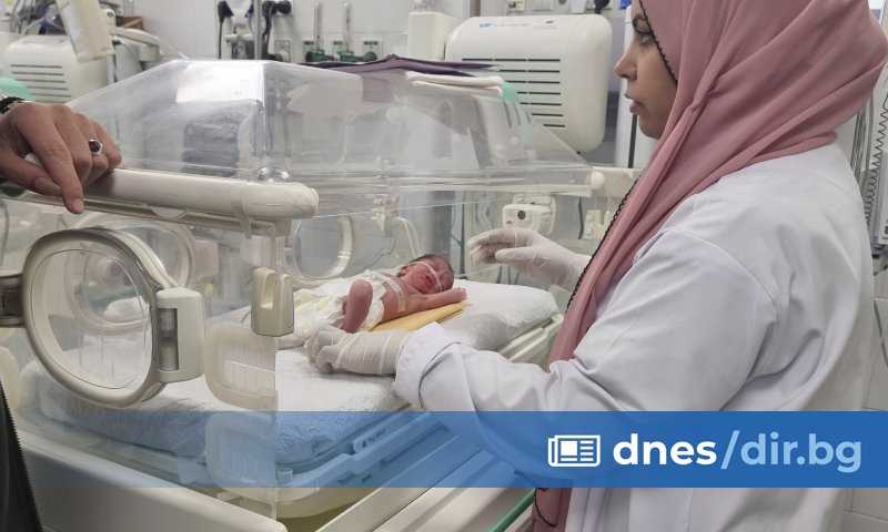 Сред загиналите, убити при удари по две къщи, са 13