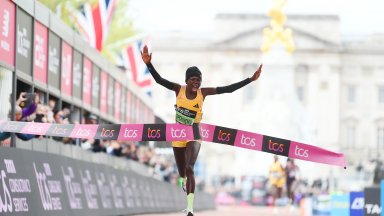 Олимпийската шампионка с нов световен рекорд в маратона