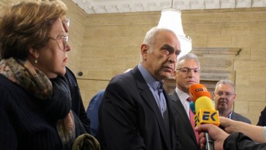 В същото време председателят на коалиционния съвет на Левицата Костадин