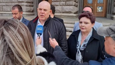 Бившата депутатка от НДСВ и мандатоносител съпроводи Гешев при регистрацията