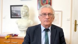 Френски кмет отправи хитлеристки поздрав на официално заседание