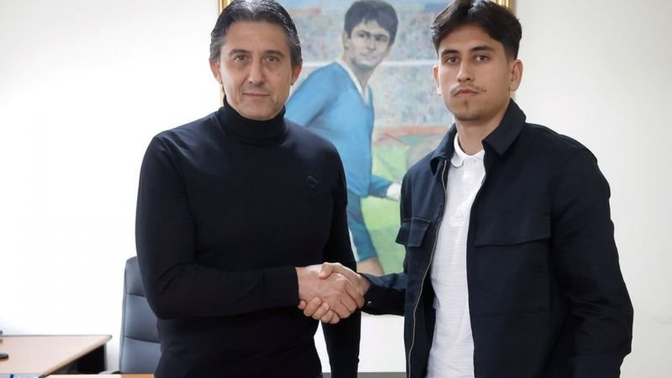 Един от младите таланти на "Левски" удължи договора си с клуба