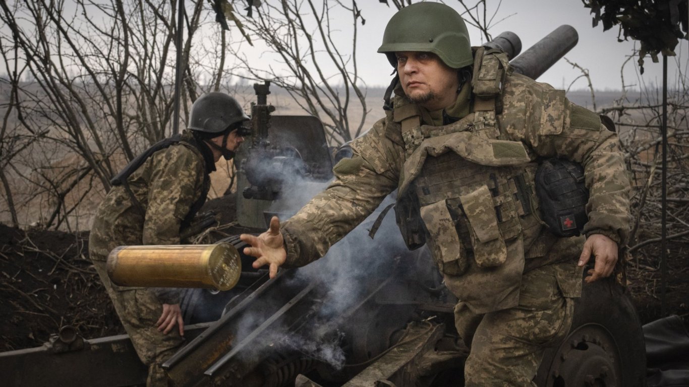 САЩ подготвят пратка оръжия за $1 млрд. за бойното поле в Украйна