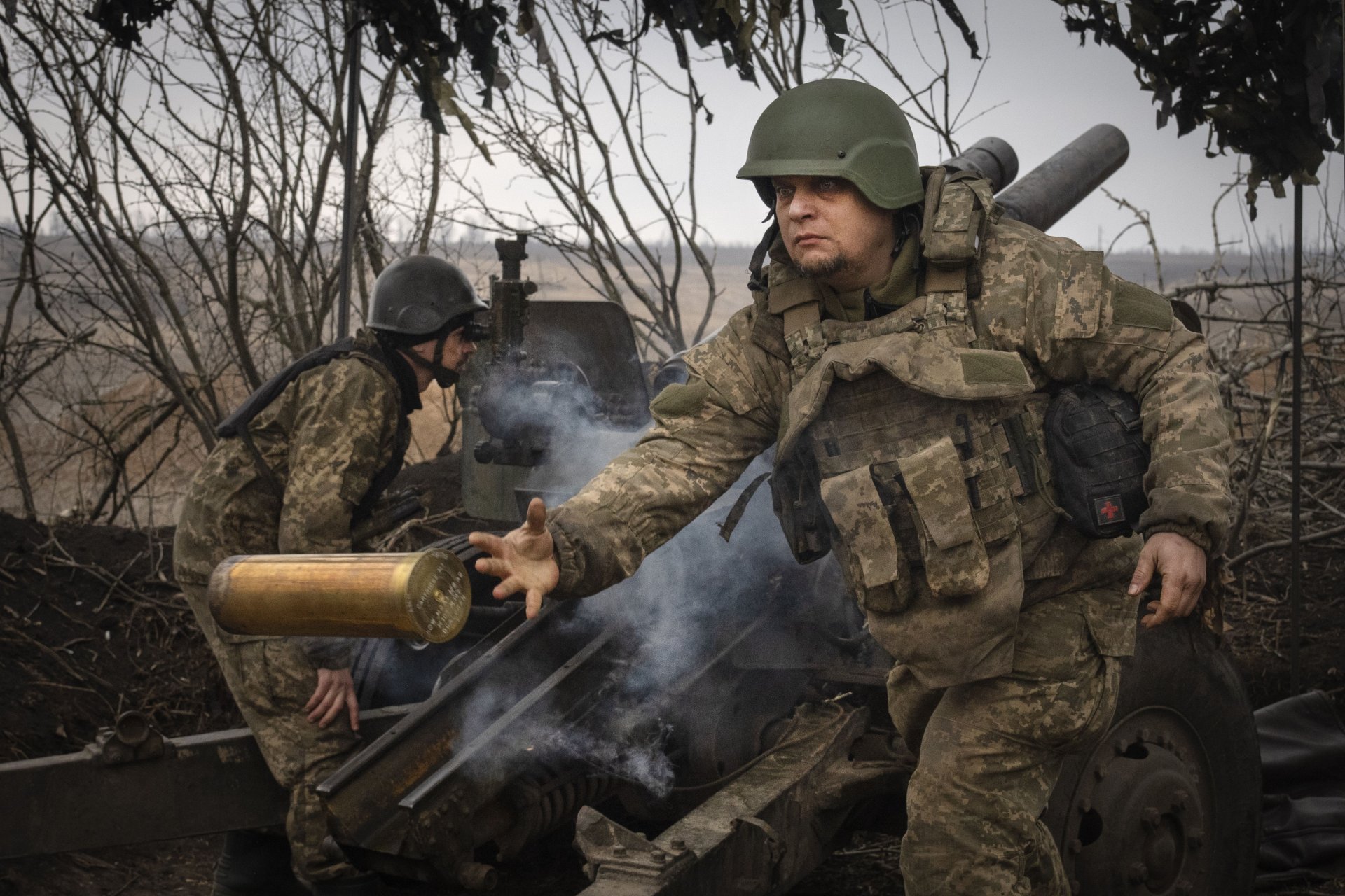 Украински войници на фронта край Авдеевка на 22 март 2024 г.