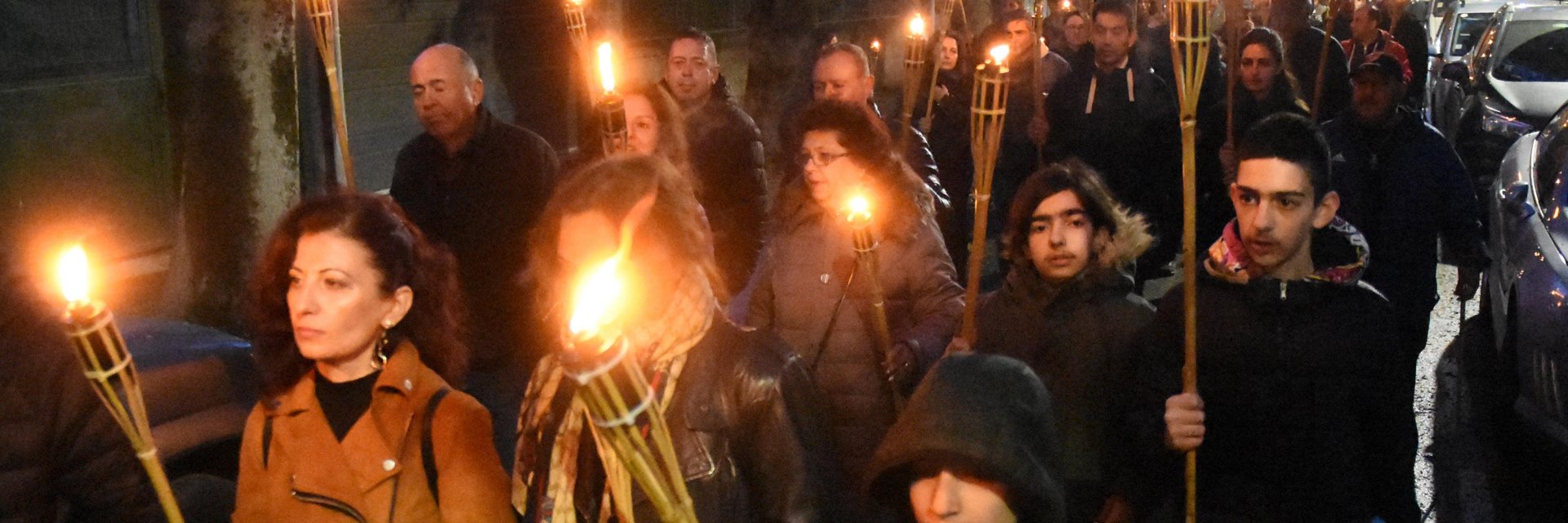 Факелно шествие във Варна почете 109 години от арменския геноцид