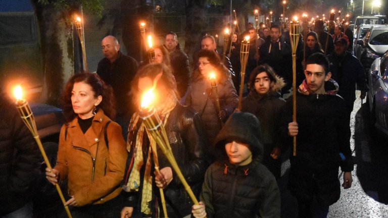 Факелно шествие във Варна почете 109 години от арменския геноцид