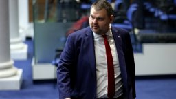 Пеевски: Наборната служба няма да се върне, Радев отново се опитва да насажда страхове