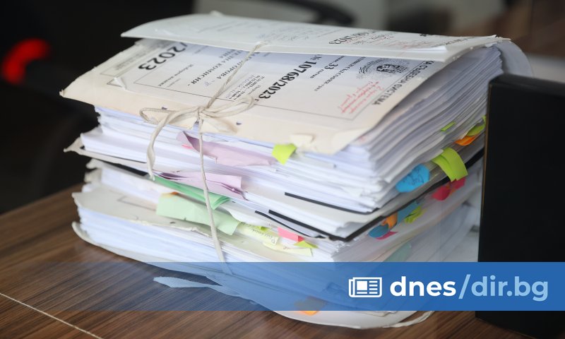 От обявеното става ясно, че 70 сътрудници на ДС участват в