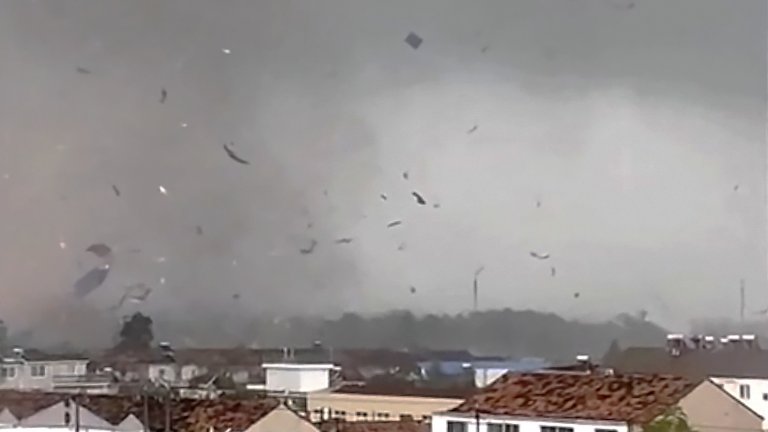 Мощно торнадо удари южния китайски меполис Гуанчжоу (видео)