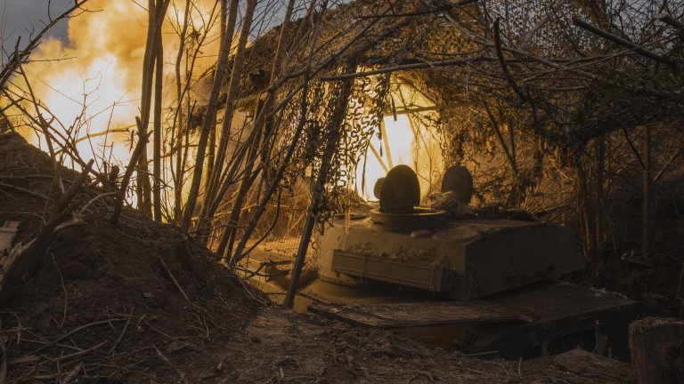 Ожесточени боеве в Очеретине, Русия подсилва офанзивата с още военни части 