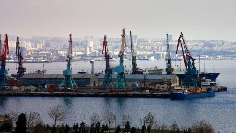 Пристанището в Баку - евразийският търговски хъб, който иска да дава пример със зелените си политики