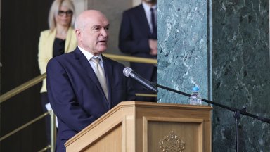 Главчев беше категоричен че няма да коментира политическите сили и