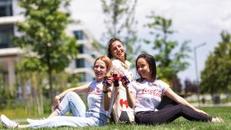 Лятната стажантска програма на Кока-Кола ХБК България разкрива нови възможности за младите таланти