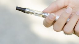 Кралският колеж на лекарите в Англия отново потвърди: Вейпингът е по-безвредната алтернатива за пушачите