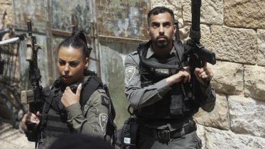Застреляха турчин, намушкал с нож израелски полицай в Йерусалим (снимки)
