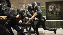 Не спират протестната вълна и сблъсъците с полицията в Грузия заради закона за "чуждестранните агенти"