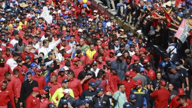 Мадуро обяви промяната на фона на исканията на работниците за