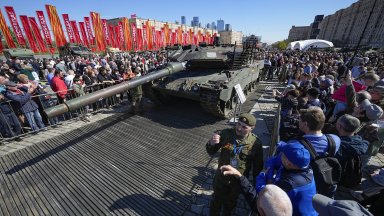 В Москва показват унищожена и пленена техника на НАТО (видео)