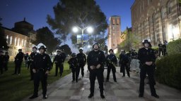 Полицейска вълна в кампуса на Калифорнийския университет