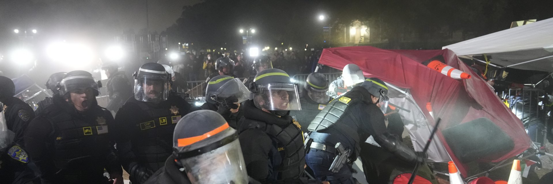 Полицията разтури пропалестинския протестен лагер в Калифорнийския университет (видео)