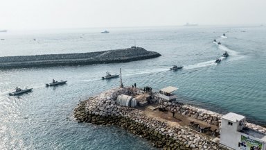 Целият екипаж беше освободен по хуманитарни съображения и може да