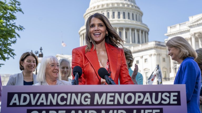 Холи Бери поде кампания в подкрепа на жените в менопауза