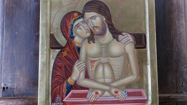 За богослуженията тази година за Великден ще бъде използван Благодатният