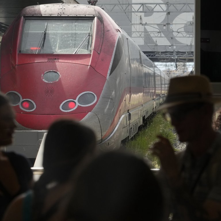 Влаковете в Италия спират за 24 часа заради национална стачка