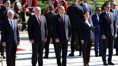 Премиерът
Първи във фейсбук отправи своята честитка служебния премиер Димитър Главчев Народът