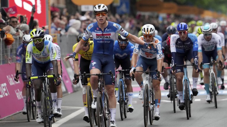 Погачар показа мускули и кураж, но спринтьорите си взеха етапа в "Джирото"