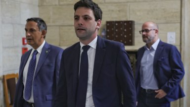 Съпредседателите на Продължаваме промяната Кирил Петков и Асен Василев оглавяват