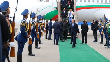 Във водената от българския президент делегация участват служебният министър на