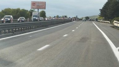 Дълги ремонти затапват АМ "Тракия" на две места в посока София