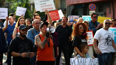 Граждани протестират заради новата организация на движение по тези пътни