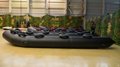 Част от тях са били превозвани в лек автомобил на