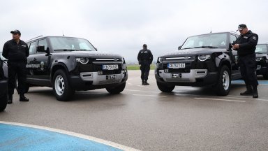 Днес служебният министър на вътрешните работи Калин Стоянов връчи на